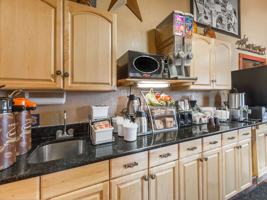 Super 8 by Wyndham Dodge City主图