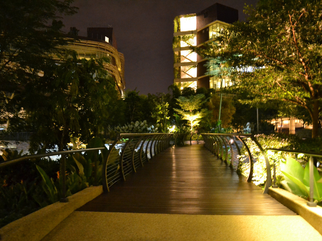 新山盛捷依斯干达美迪尼服务公寓主图