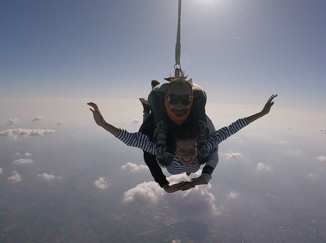 Demenciel Parachutisme景点图片