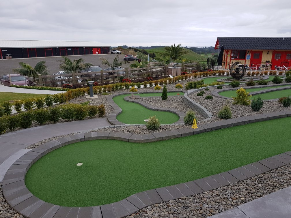Hillsborough Mount Panorama Mini Putt景点图片