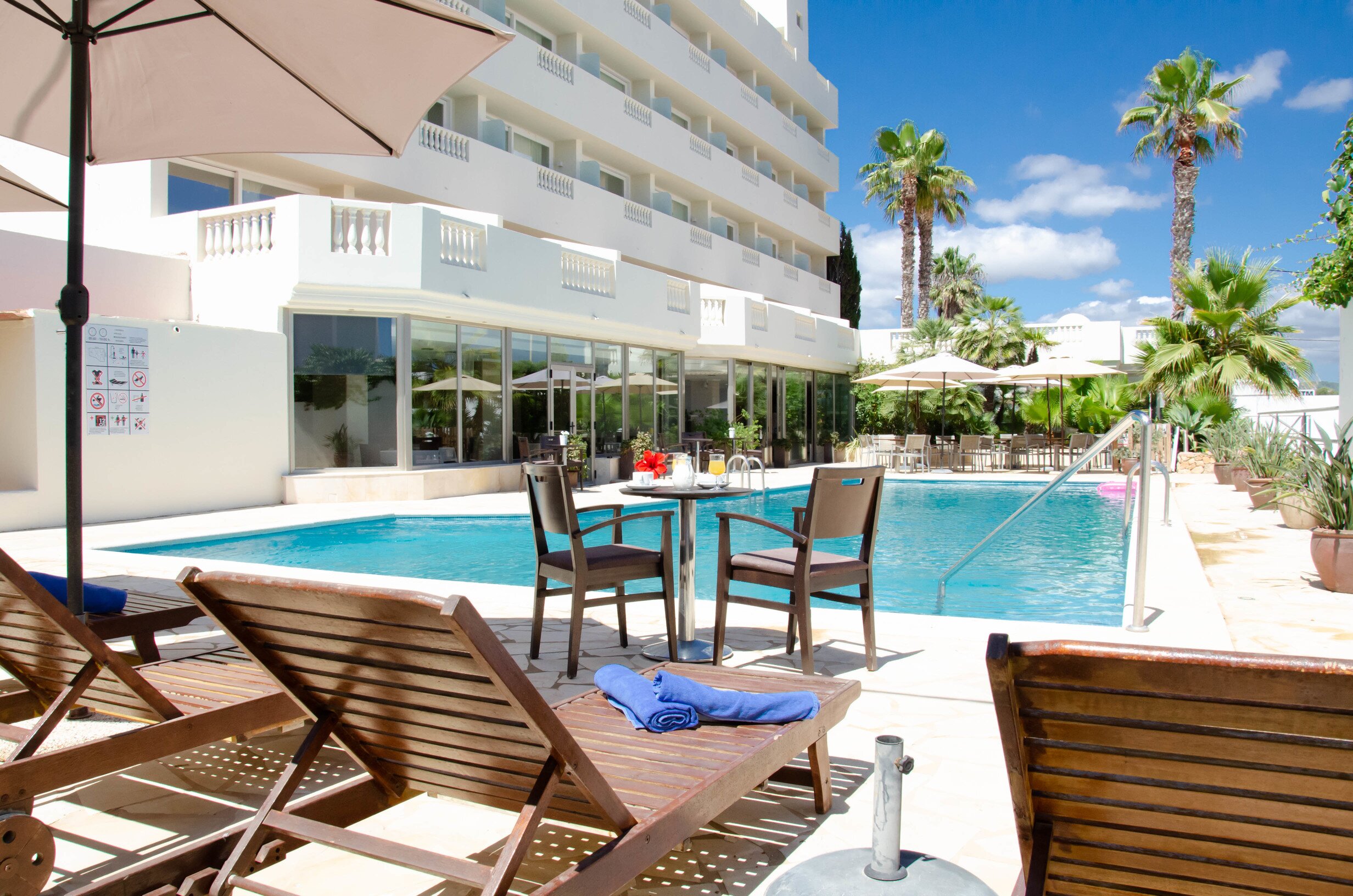 Hotel Moon Dreams Paraíso-泳池