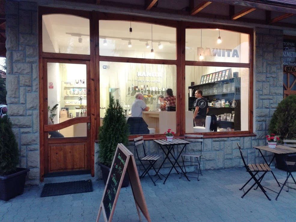Puchov餐馆和美食-Rawita fresh and coffee