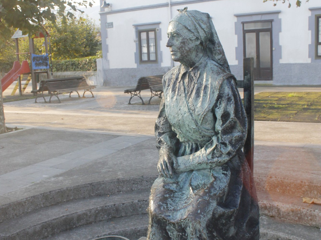 Monumento a la Mujer del Pescador-利亚内斯必去景点