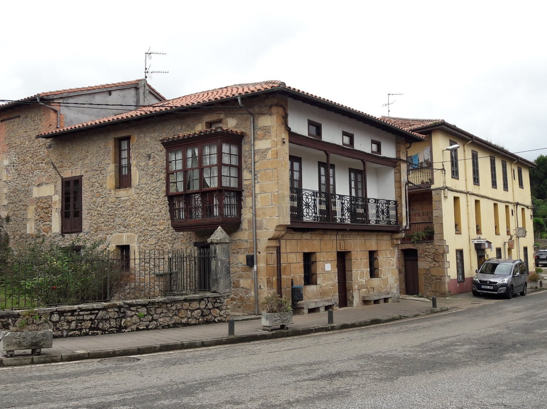 Ayuntamiento de Alfoz de Lloredo景点图片