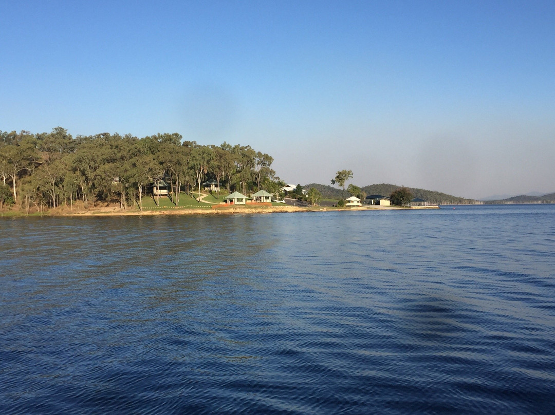 Lake Awoonga景点图片