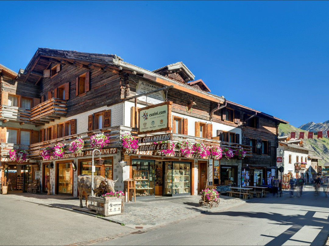 El Corambrero Souvenir & Antiques-利维尼奥必去景点