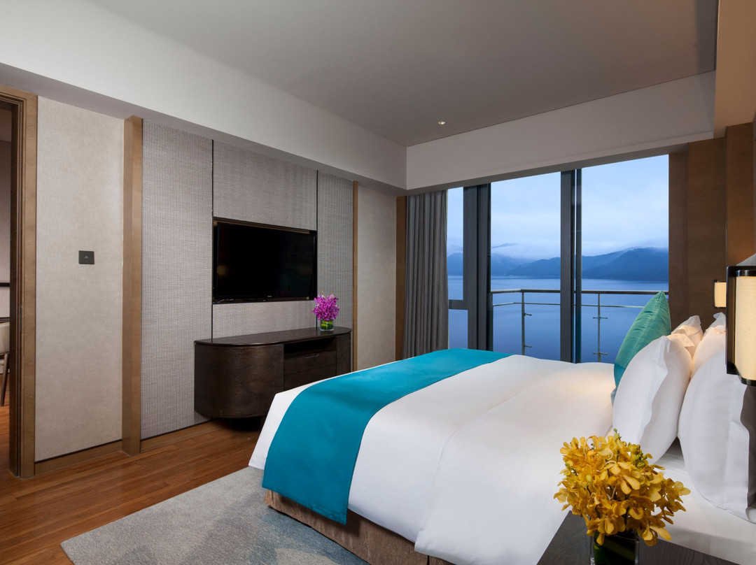 杭州千岛湖皇冠假日酒店主图