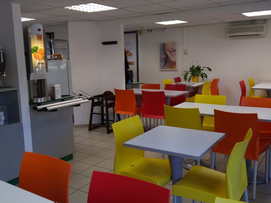 Angoulins酒店住宿-南拉罗谢尔 - 安格林斯普瑞米尔经典酒店