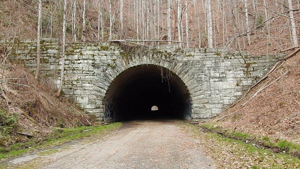 The Tunnel To Nowhere景点图片