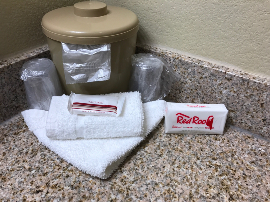 莱克查尔斯酒店住宿-Red Roof Inn & Suites Lake Charles