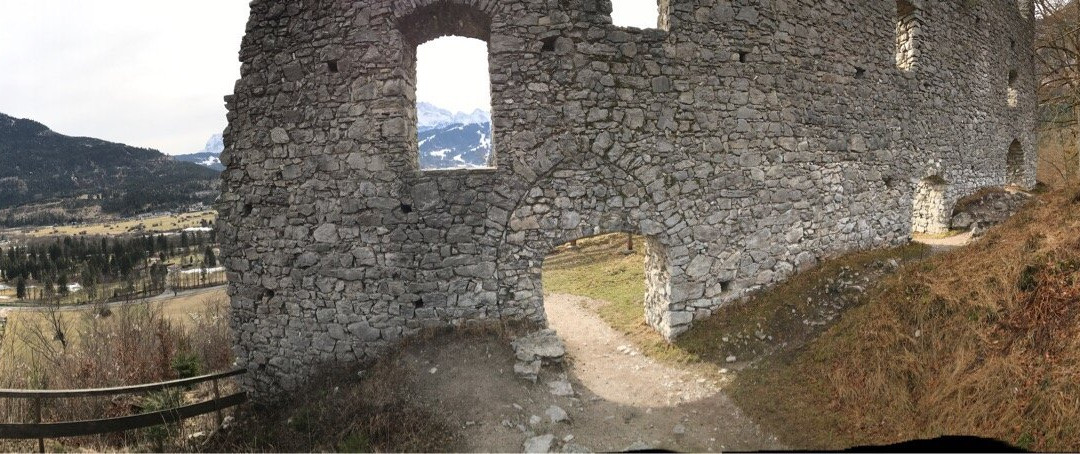 Burgruine Werdenfels景点图片