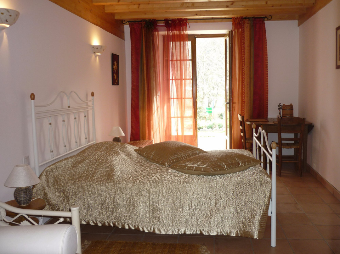 Chambre D'Hôtes La Bourdasse主图