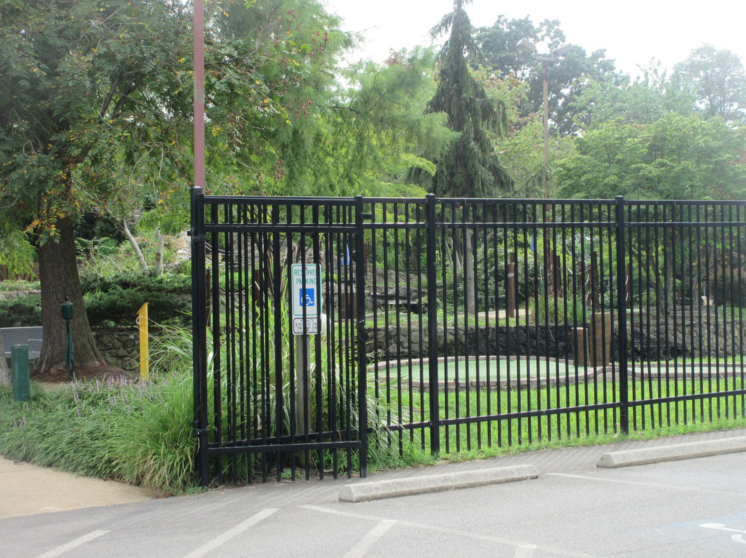 Upton Hill Regional Park景点图片