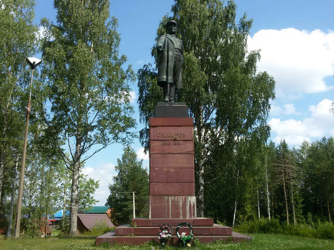 Verkhniye Mandrogi旅游景点-Monument to Kirov