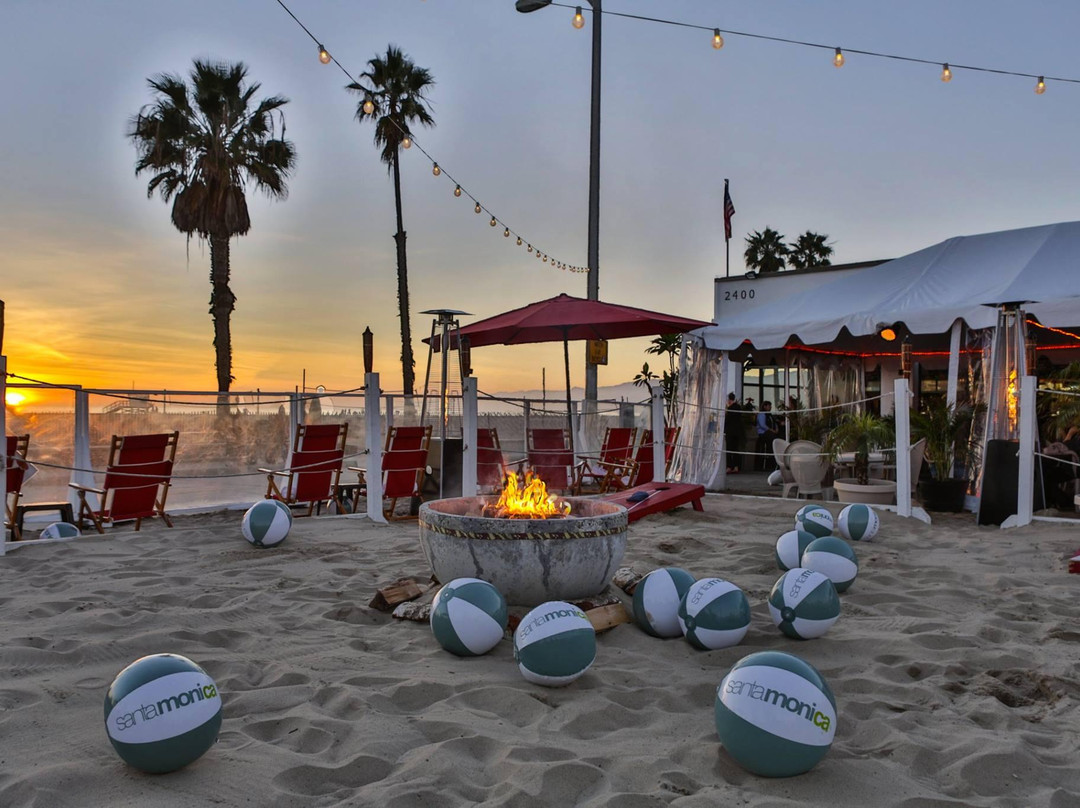 Perry's Cafe and Beach Rentals