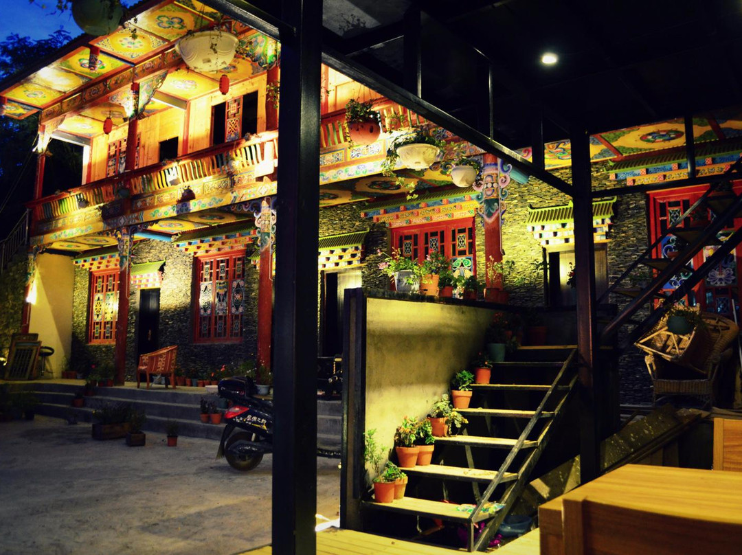 九寨沟青稞游多多客栈主图