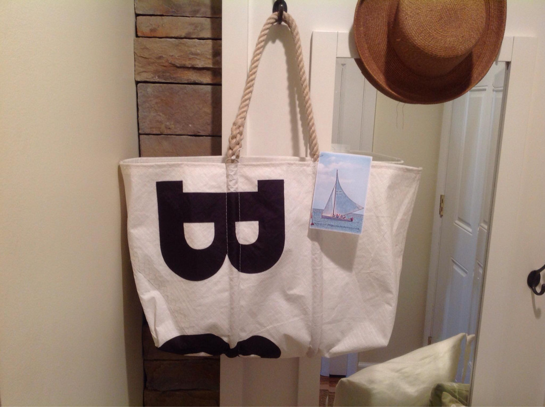 Limin' Boutique-West End Village必去景点