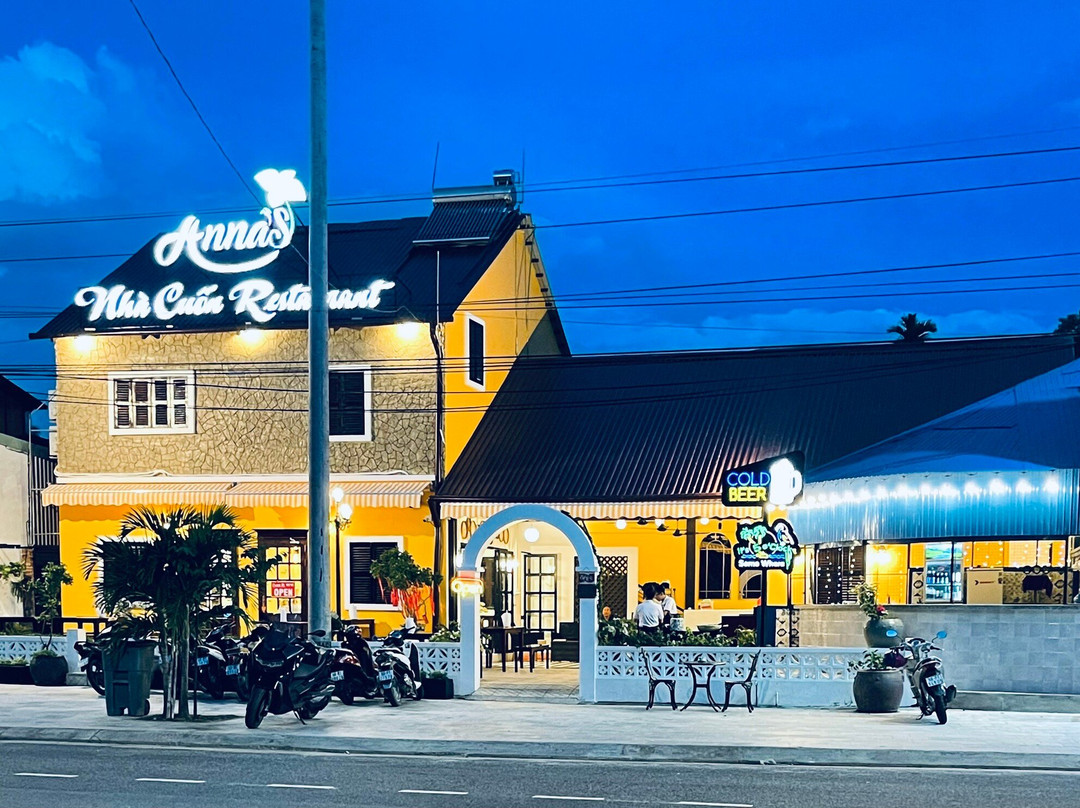 Anna’s Nhà Cuốn Restaurant