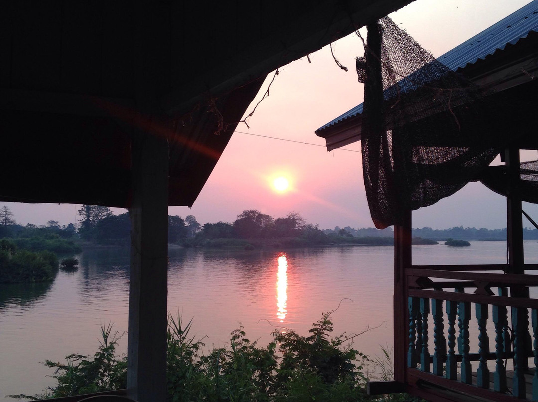 Mr B's Sunset View主图