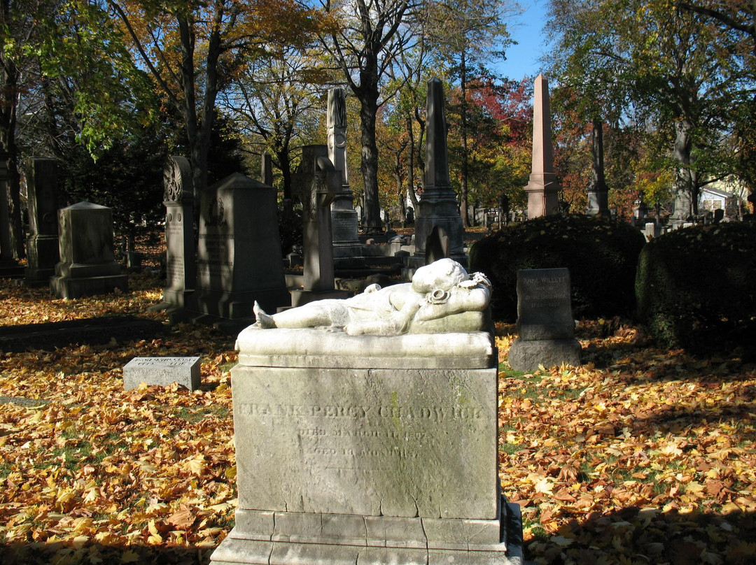 Mount Pleasant Cemetery景点图片