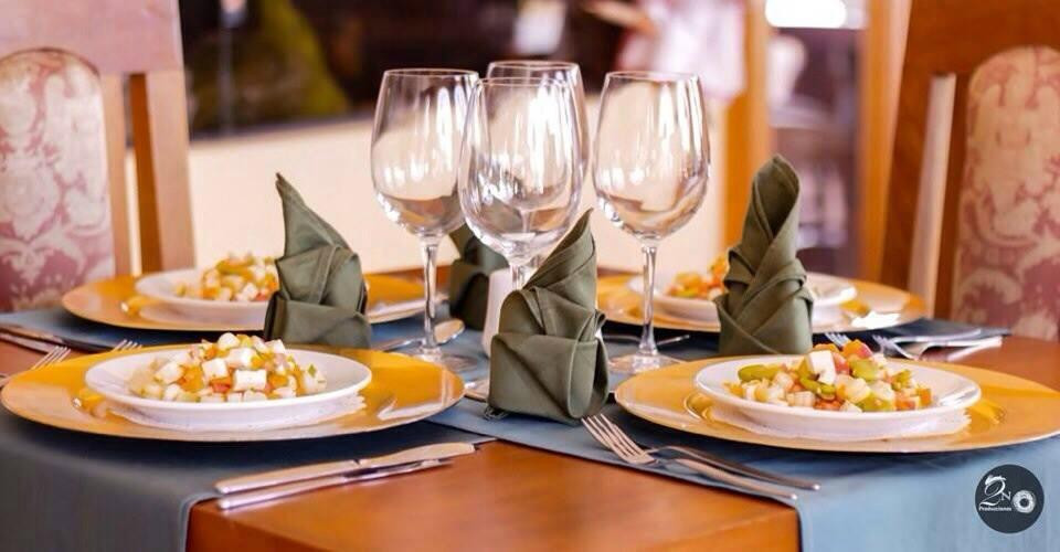 Llachon餐馆和美食-Los Confines Del Mundo