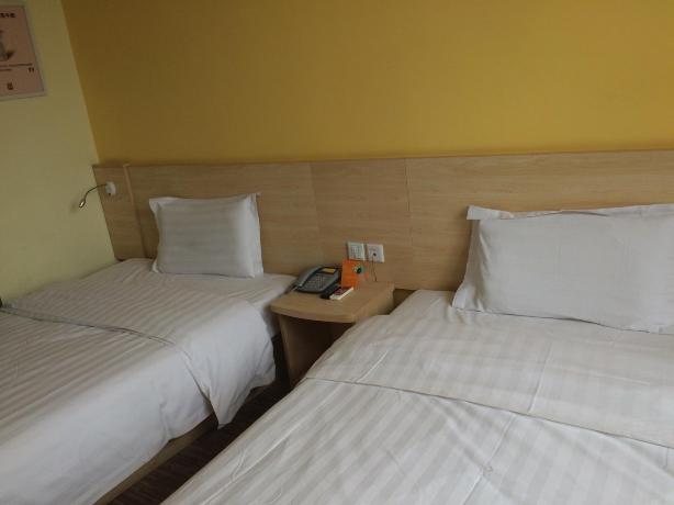 7天酒店（齐齐哈尔中环广场龙沙公园店）-客卧