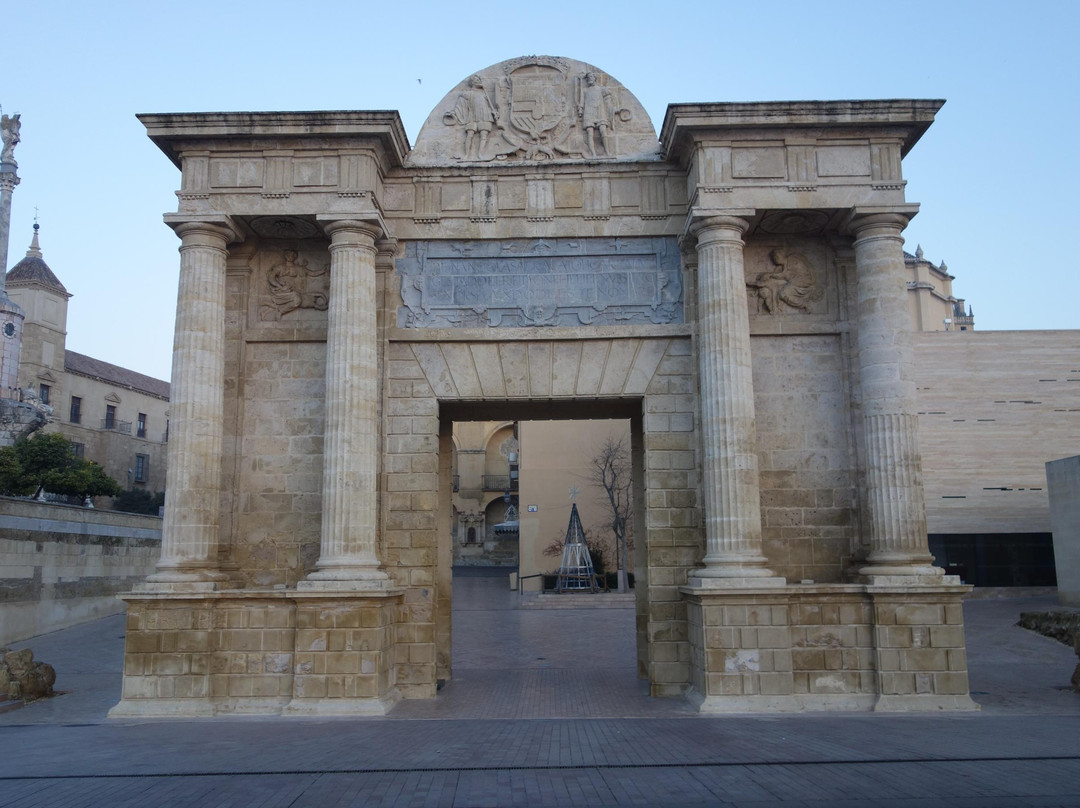 Puerta del Puente景点图片