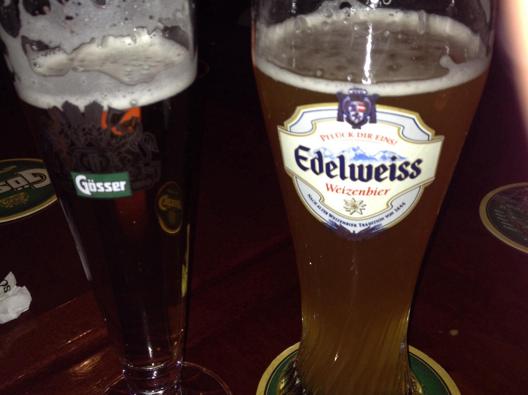 English Pub The Running Horse