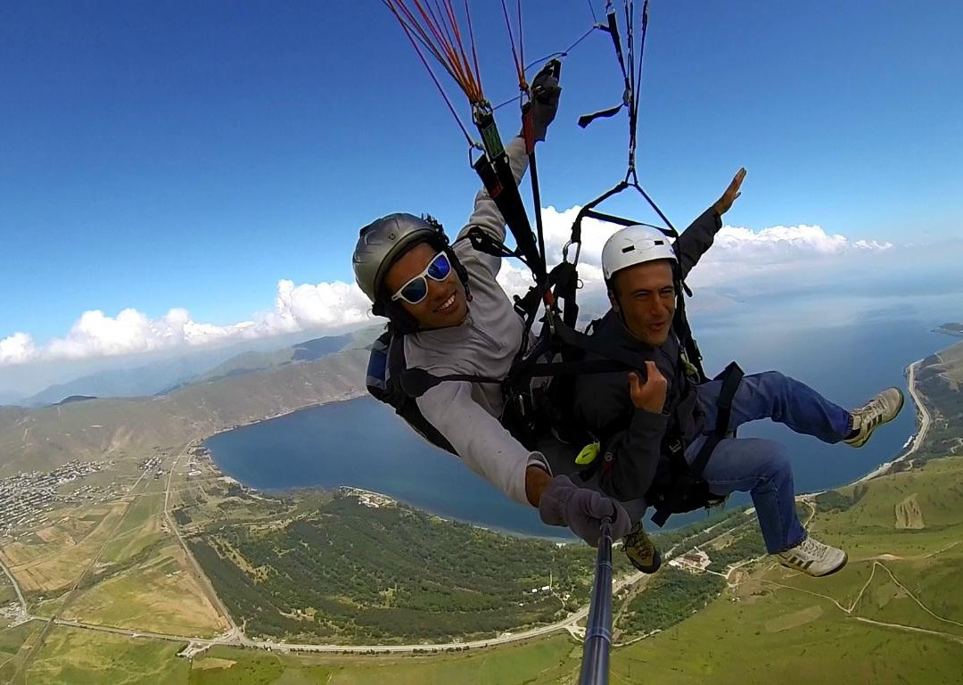 Paragliding in Armenia-埃里温必去景点