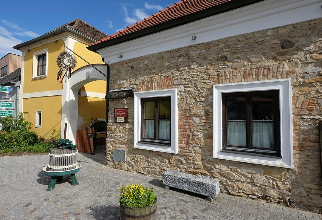 Furth bei Goettweig餐馆和美食-Heuriger Im 13er Haus