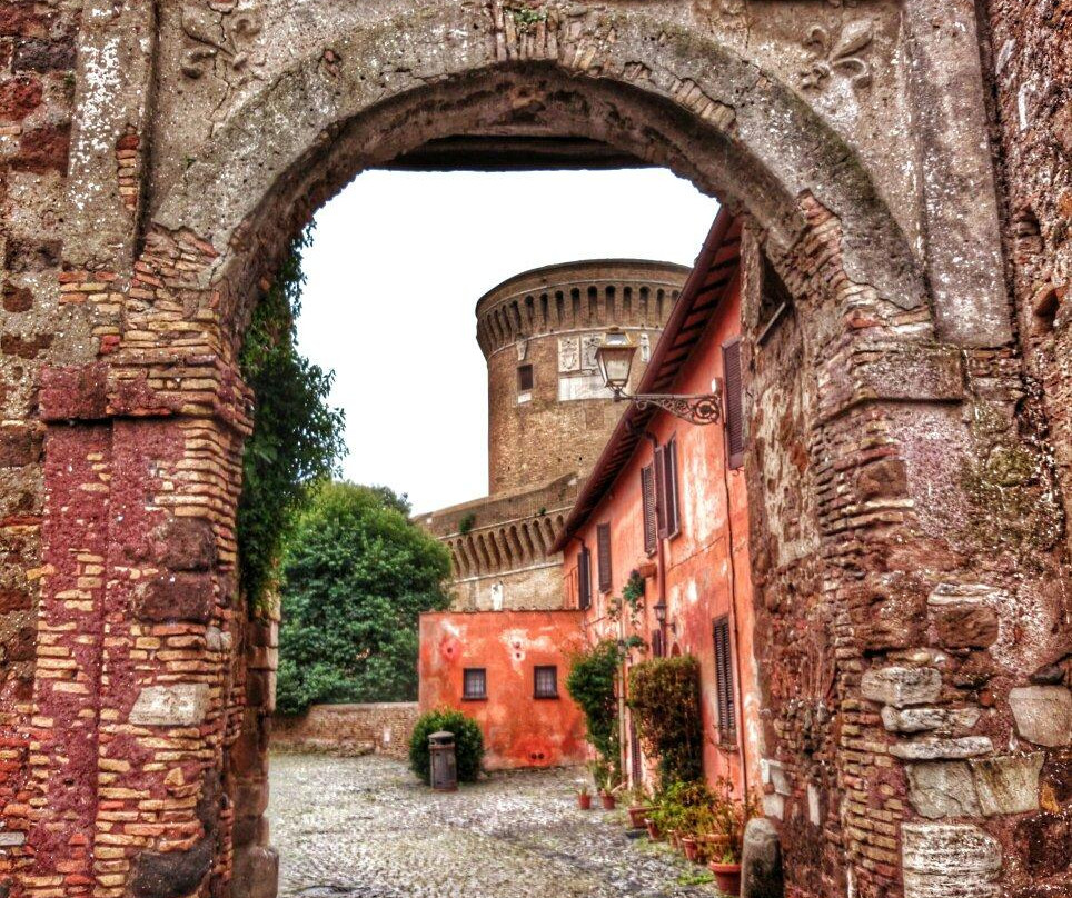 Castello di Giulio II-Ostia Antica必去景点