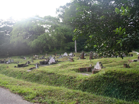 武吉布朗坟场-新加坡必去景点
