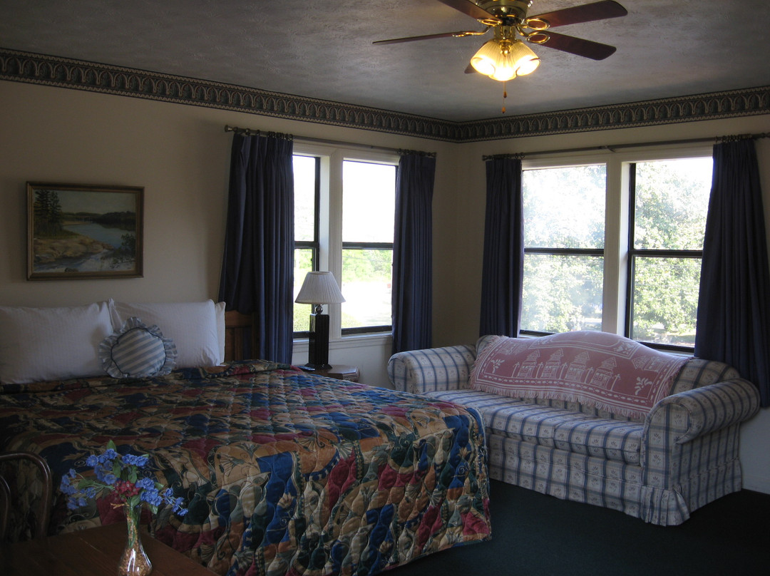 White Columns Motel主图