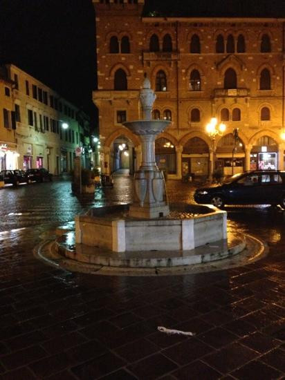 Piazza San Vito-特雷维索必去景点