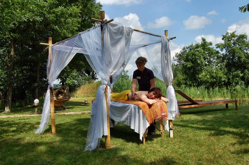 Nahrendorf酒店住宿-萨伽菲尔德路汀格斯多夫酒店