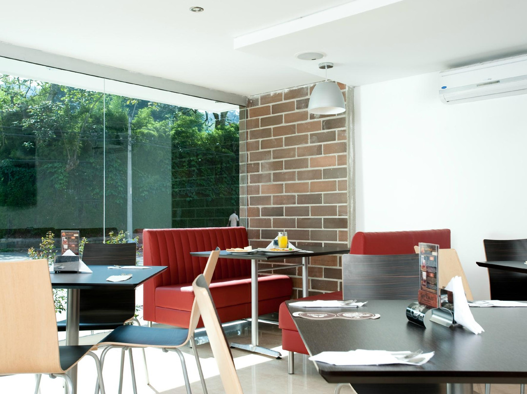 Hotel Porton Sabaneta主图