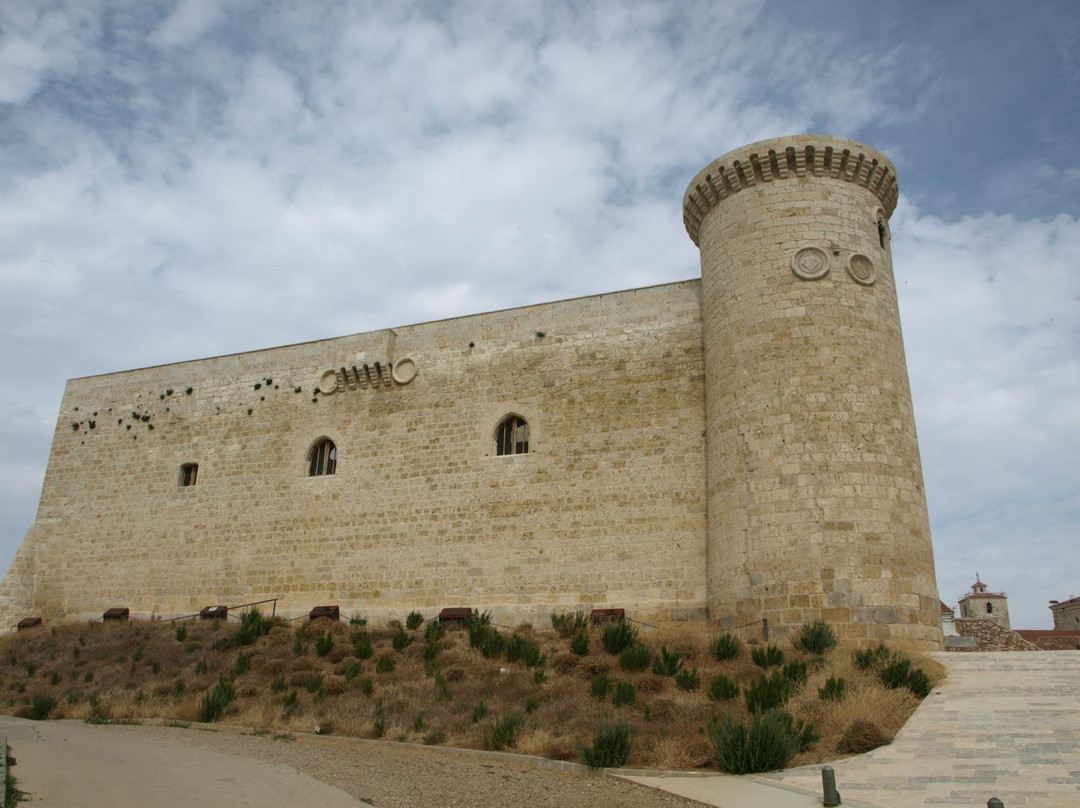 Castillo Fuentes De Valdepero-Fuentes de Valdepero必去景点
