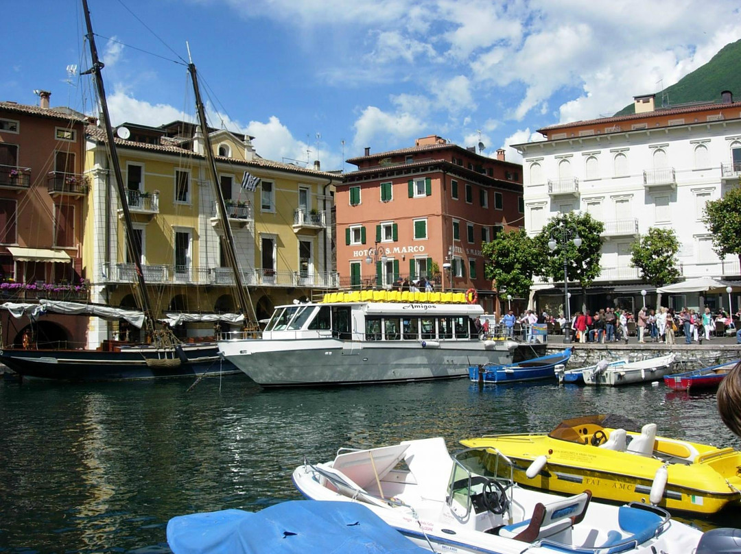 Ferry from Malcesine to Limone and Riva-马切尔西涅必去景点