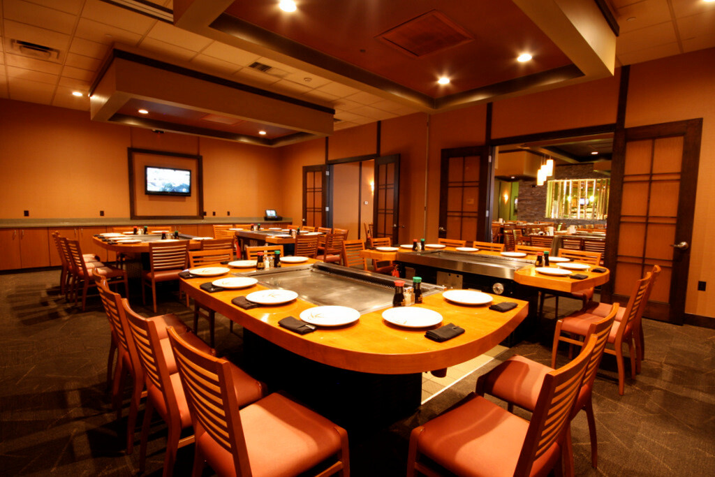 佩里斯堡餐馆和美食-Nagoya Japanese Steakhouse and Sushi