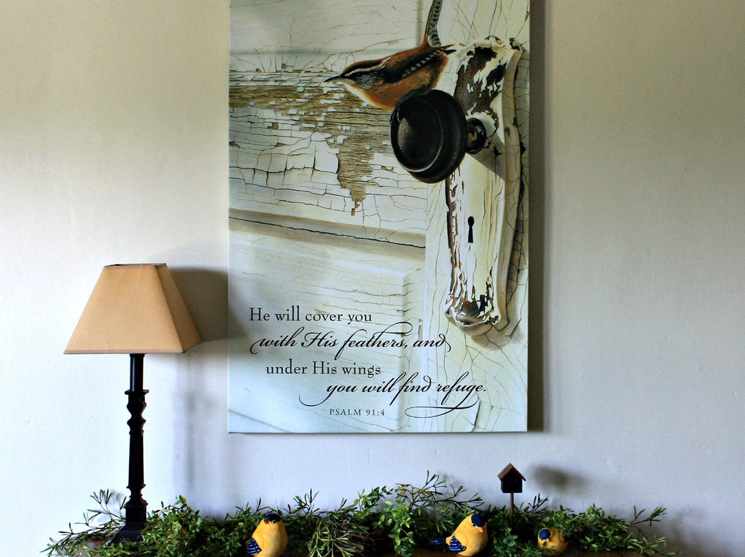 The Pine Loft & Maple Lane Farmhouse