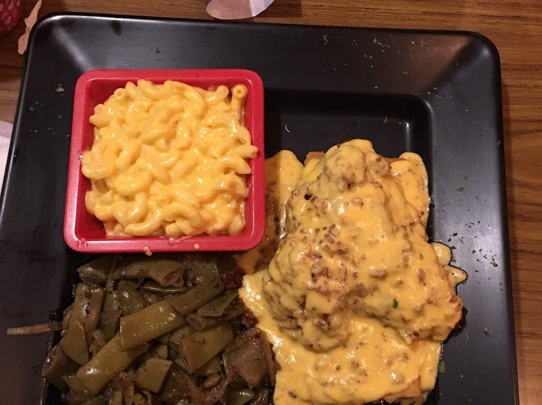 Mama Henry’s at The Backyard Cafe