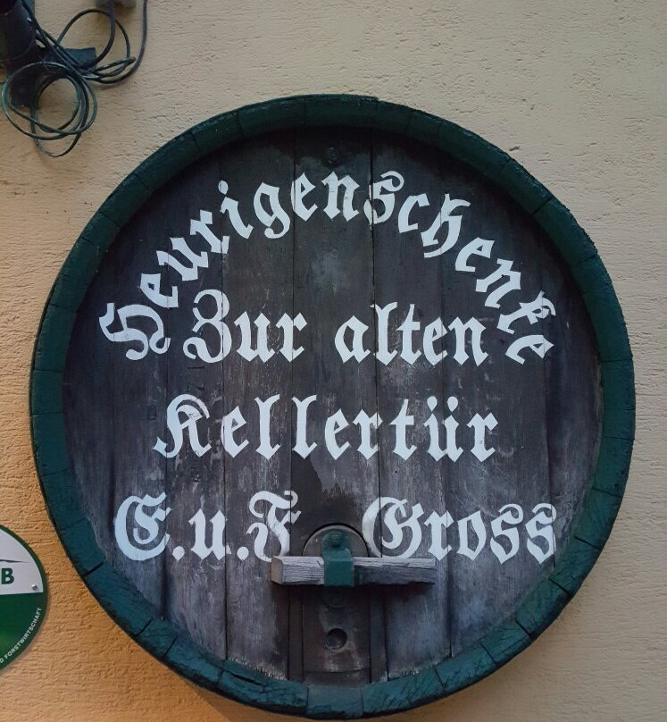 Halbturn餐馆和美食-Heuriger Zur Alten Kellertur