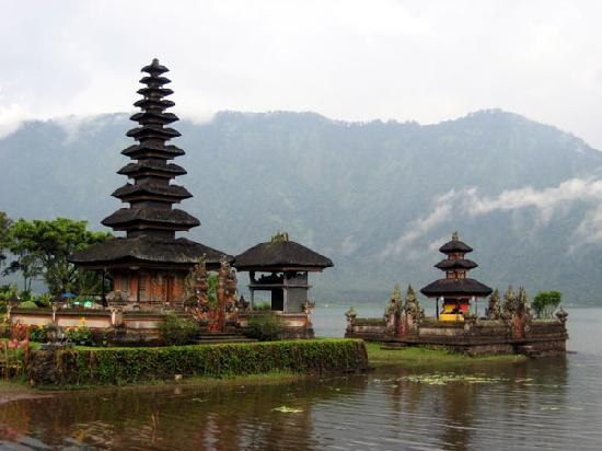 乌伦达努布拉坦寺-达巴南必去景点