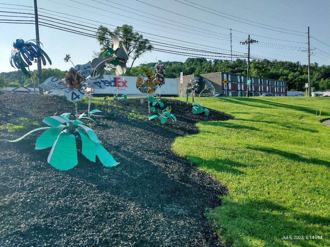 PennDOT Road Sign Sculpture Garden景点图片