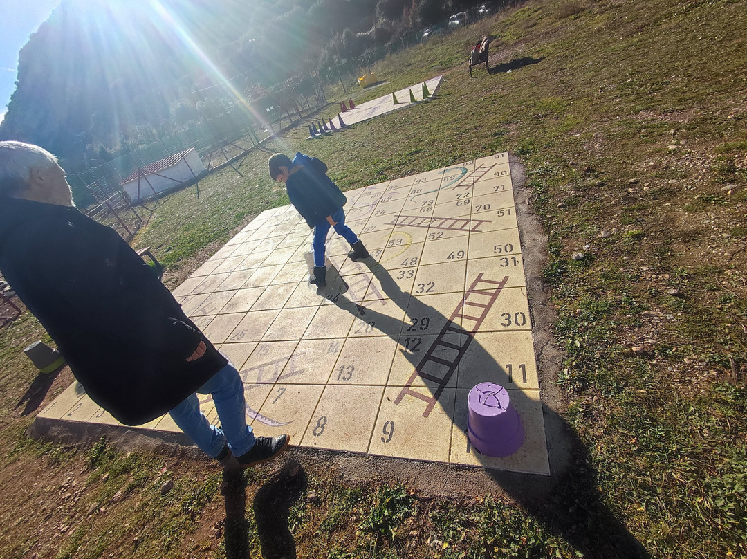 Zoologikós Kípos Kalavrýton-卡拉夫里塔必去景点