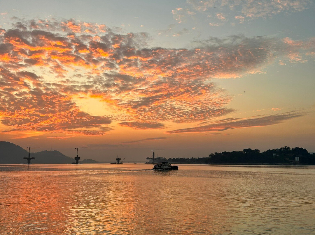 Brahmaputra Cruise景点图片