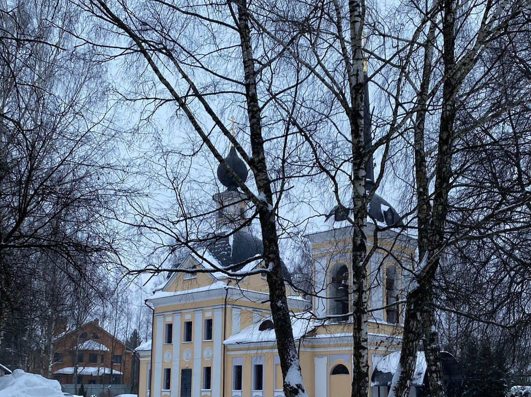 Church of the Life-Giving Trinity in Martemyanovo-Martemyanovo必去景点