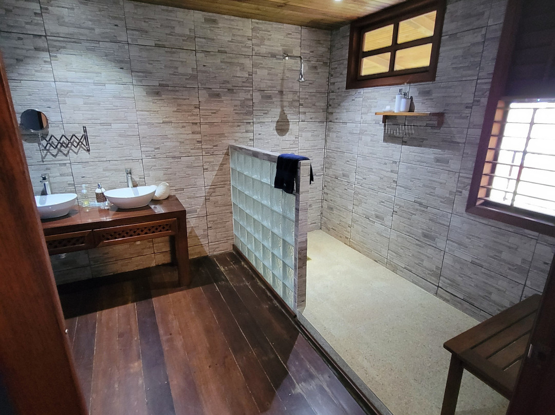 Oasis Bluff Beach主图