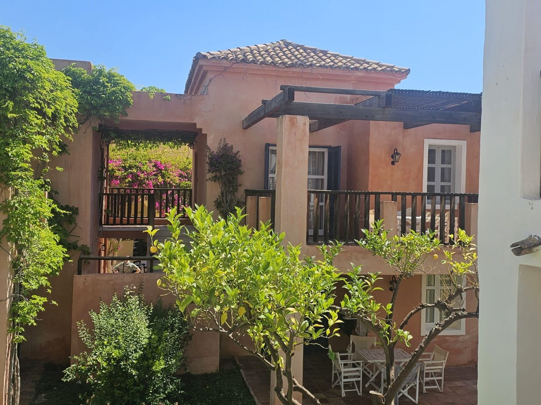 坎蒂亚田园风光公园酒店主图