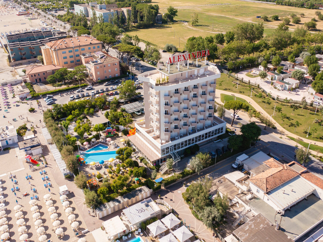 Alexandra Plaza Hotel
